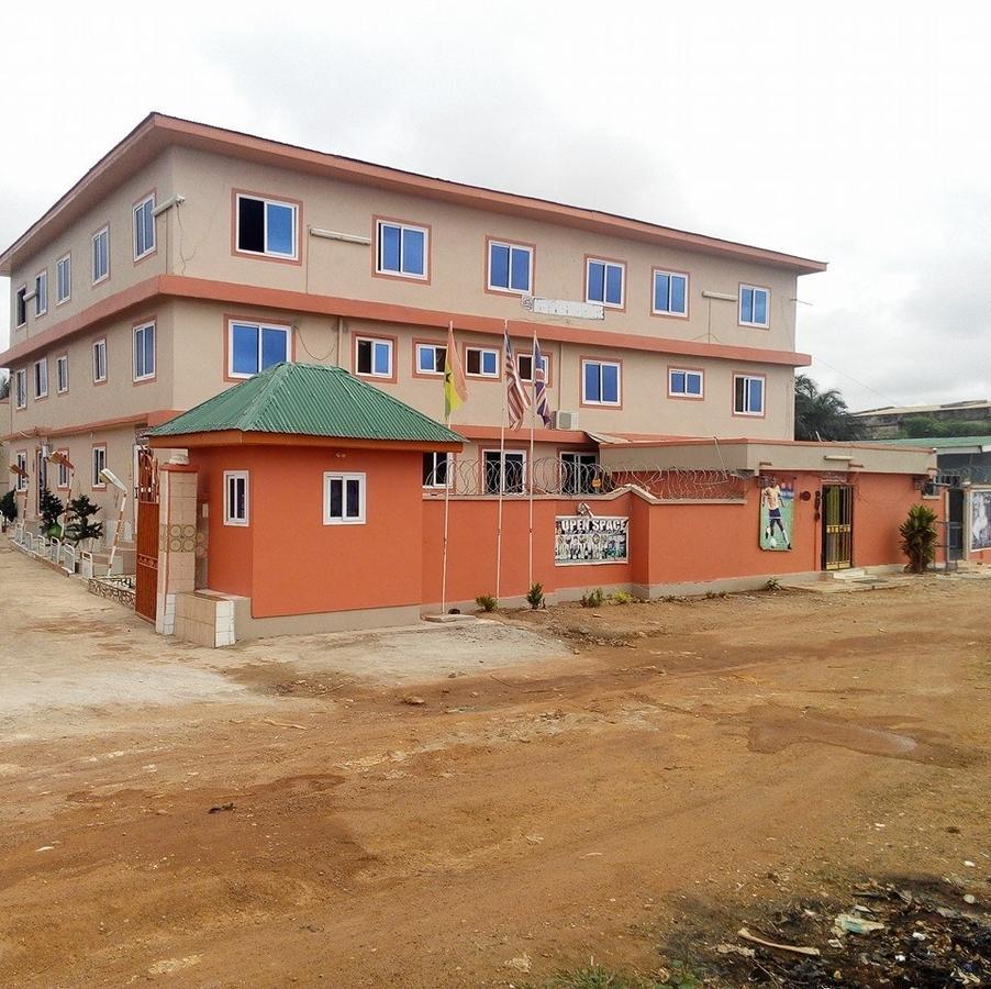Open Space Hotel Kumasi Exterior foto
